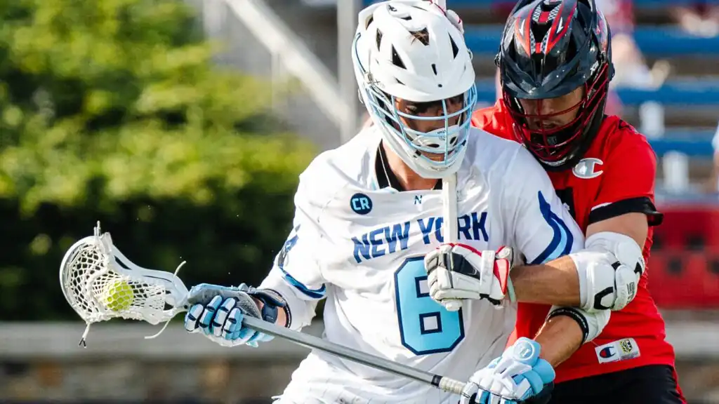 New York Atlas midfielder Dox Aitken