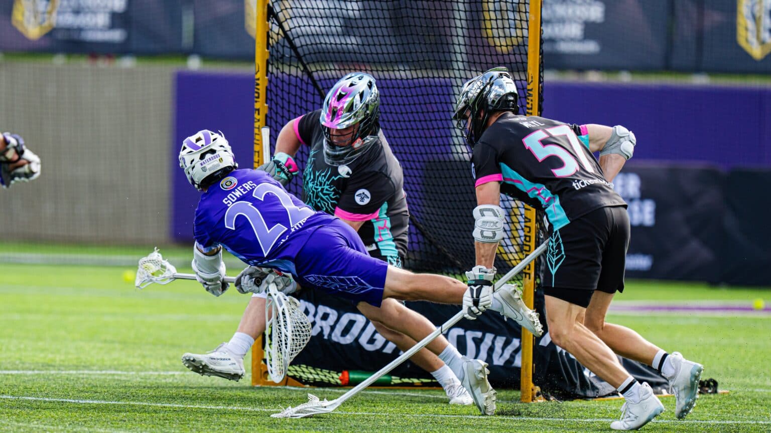 Film Study Sowers and Carraway help Waterdogs find pickandroll