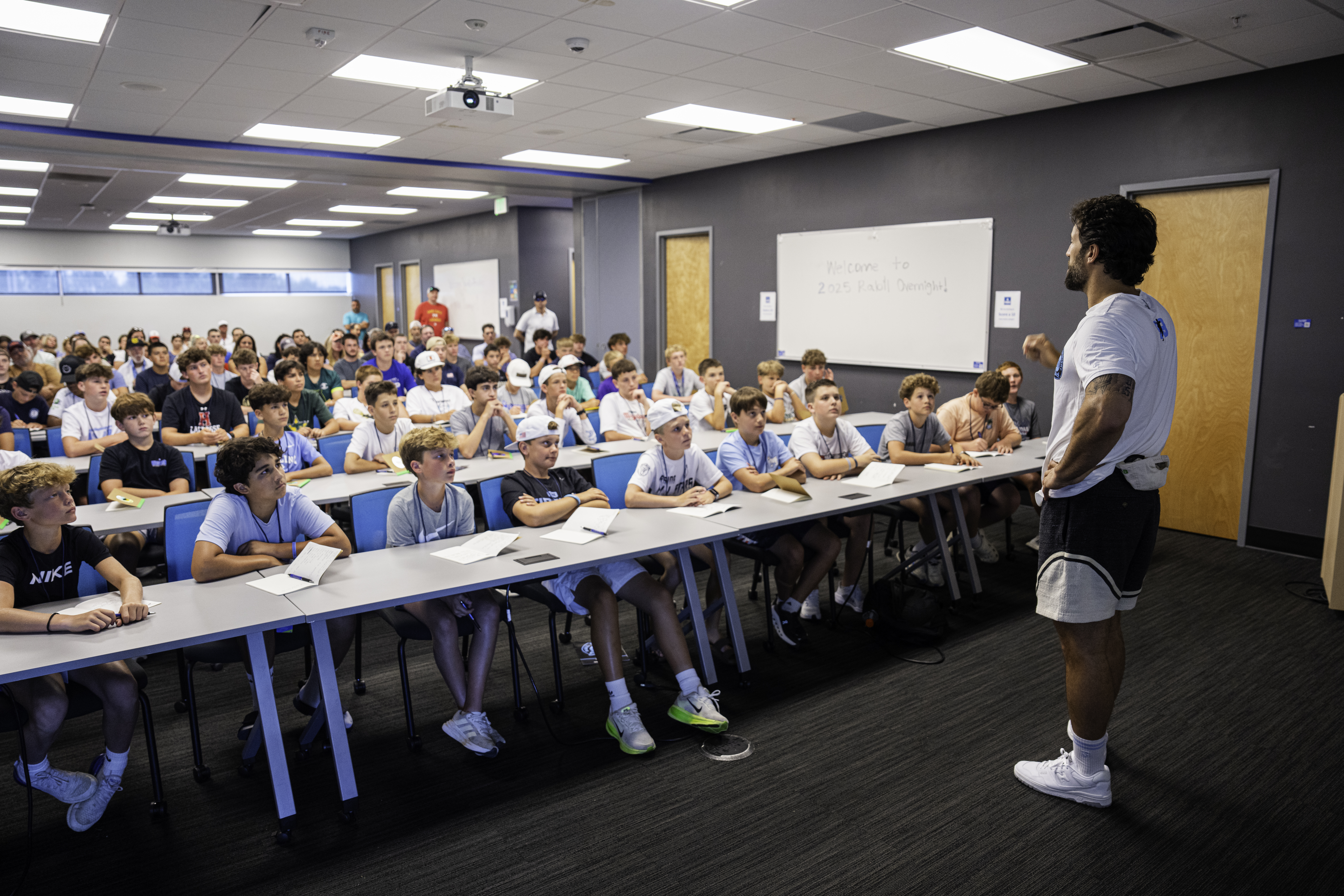 25_0715_RABIL_OVERNIGHT_EAST_DAY01_STILLS-16 (1)