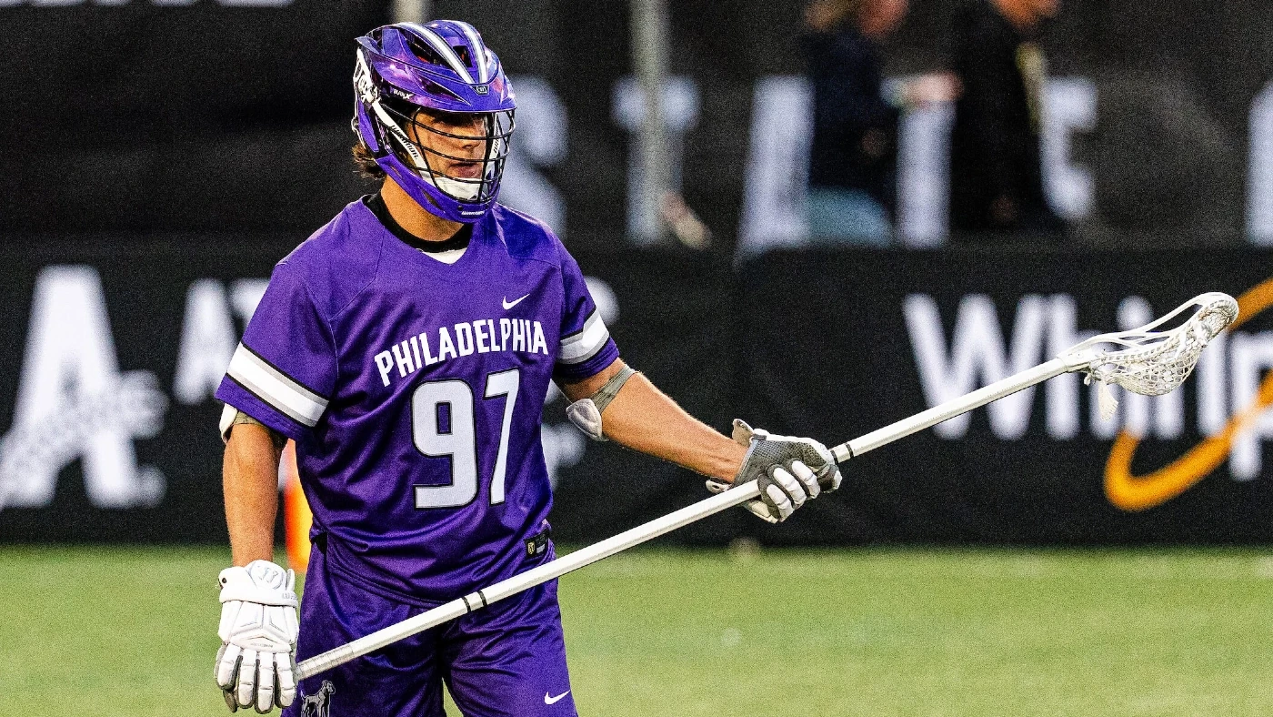 Philadelphia Waterdogs defenseman Gavin Adler